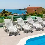 Apartment Holiday Home Sevid *