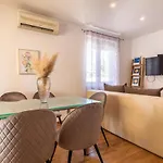 Apartment Holiday Home Sevid *