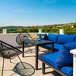 Holiday Home Sevid דירה *