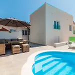 Holiday Home Sevid דירה