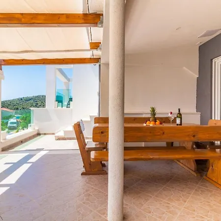 Holiday Home Sevid דירה
