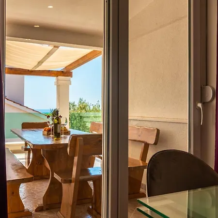Holiday Home Sevid アパート