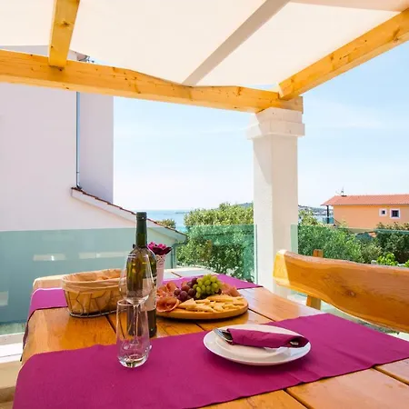 דירה Holiday Home Sevid סביד